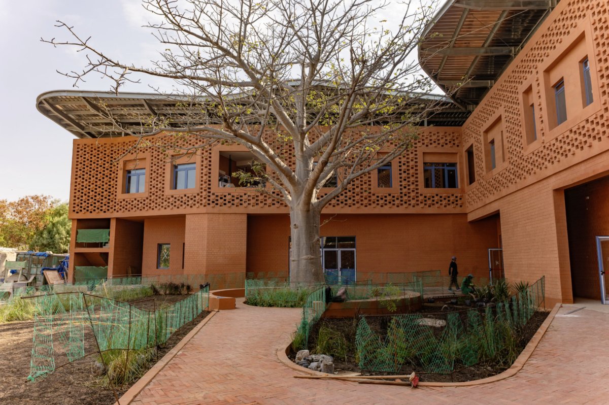 Goethe-Institut Dakar: Kéré's Earthen Masterpiece Redefines African Architecture