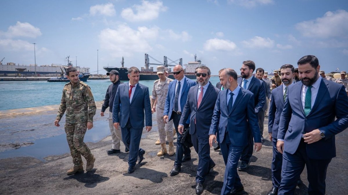 Syrian Foreign Minister Asaad al-Shaibani tours Latakia airport and Tartus port during the inspection of facilities covered by the Syria-Russia memorandum (MEE)