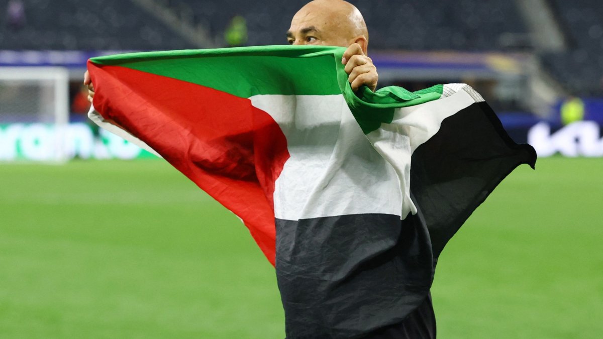 Hossam Hassan's World Cup of Conscience: Egypt Coach's Palestine Stand Honoured