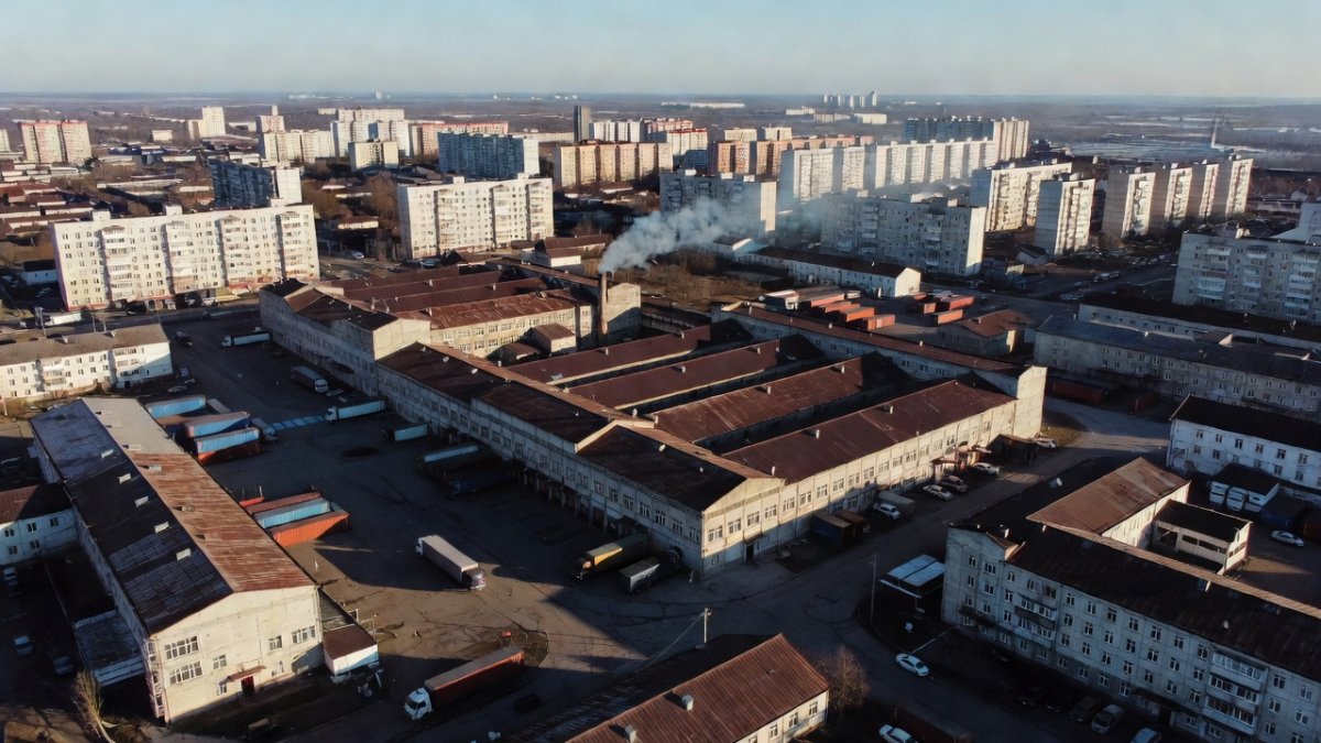 Ukrainian Drones Strike Yekaterinburg as Deep-Strike Campaign Grinds On