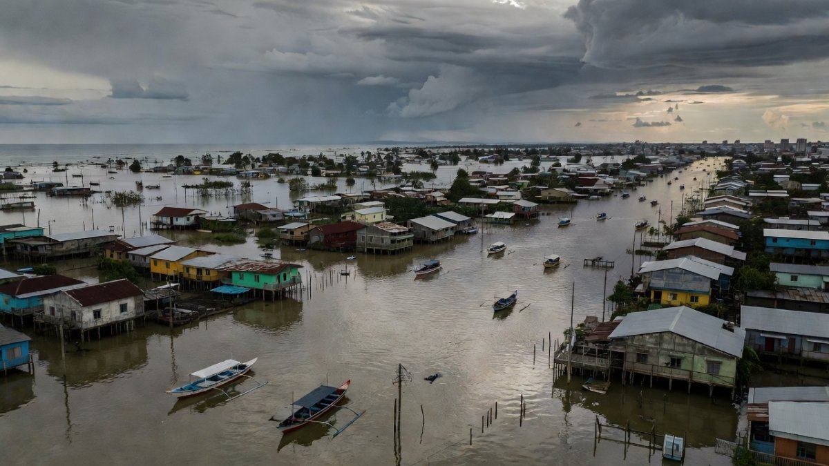 DSWD Brings Aid to Flood-Stricken Island Barangays in Dagupan City Despite Heavy Rains