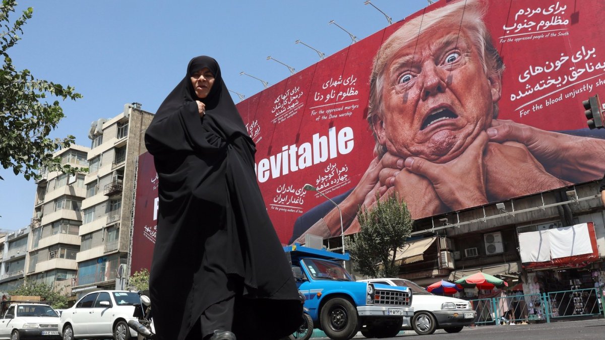 Iran Turns to Iraq, Vows to Withstand 'Toughest' US Sanctions
