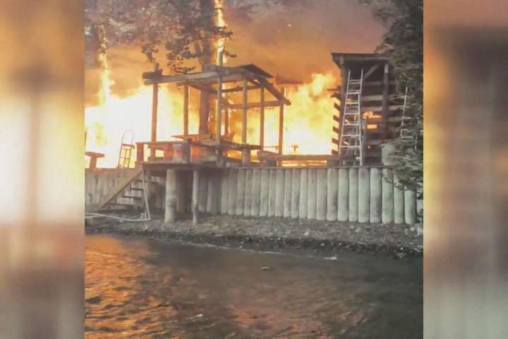 Evacuees and wildfire response on Okanagan Lake during the Bradley Creek fire