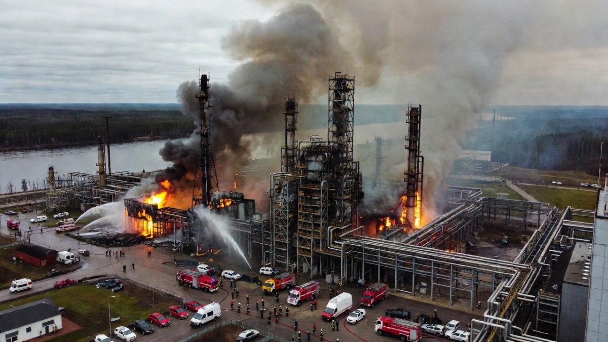 Deadly Fire at SIBUR-Sinopec's Amur Gas Chemical Complex Kills One, Injures Over 100 During Pre-Launch Testing