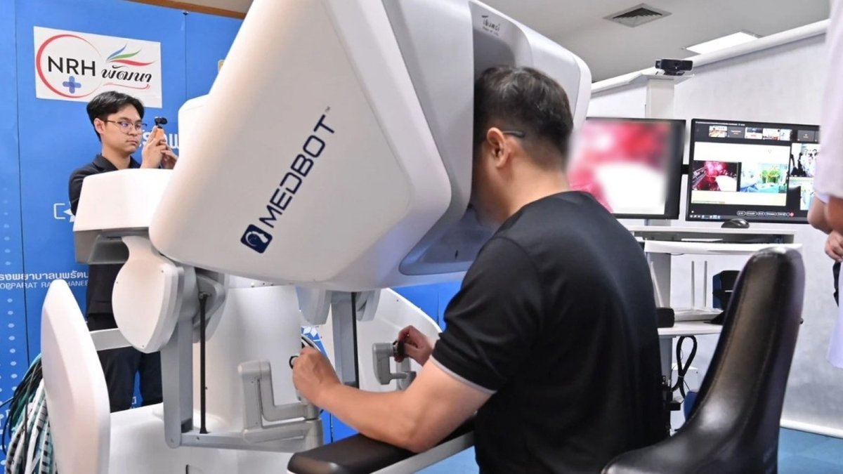 Thailand's First Remote Robotic Prostate Cancer Surgery