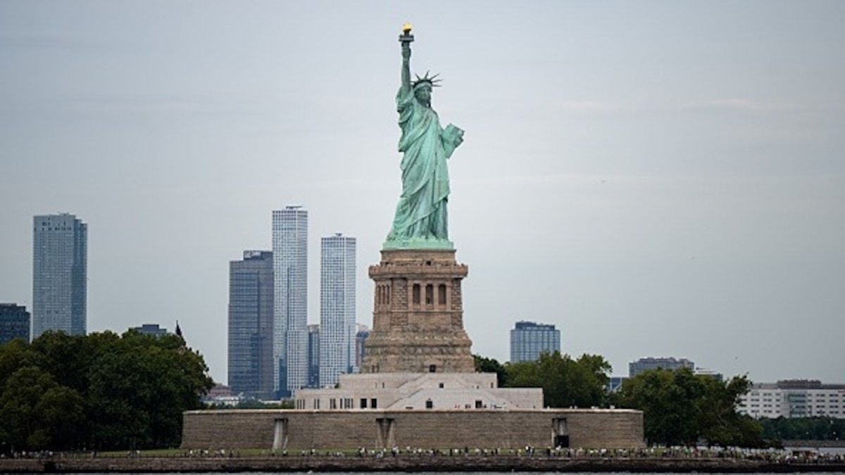 Fatal Hudson River Boat Capsizing Kills Mother and Infant; Operator Faces 13 Counts of Reckless Endangerment