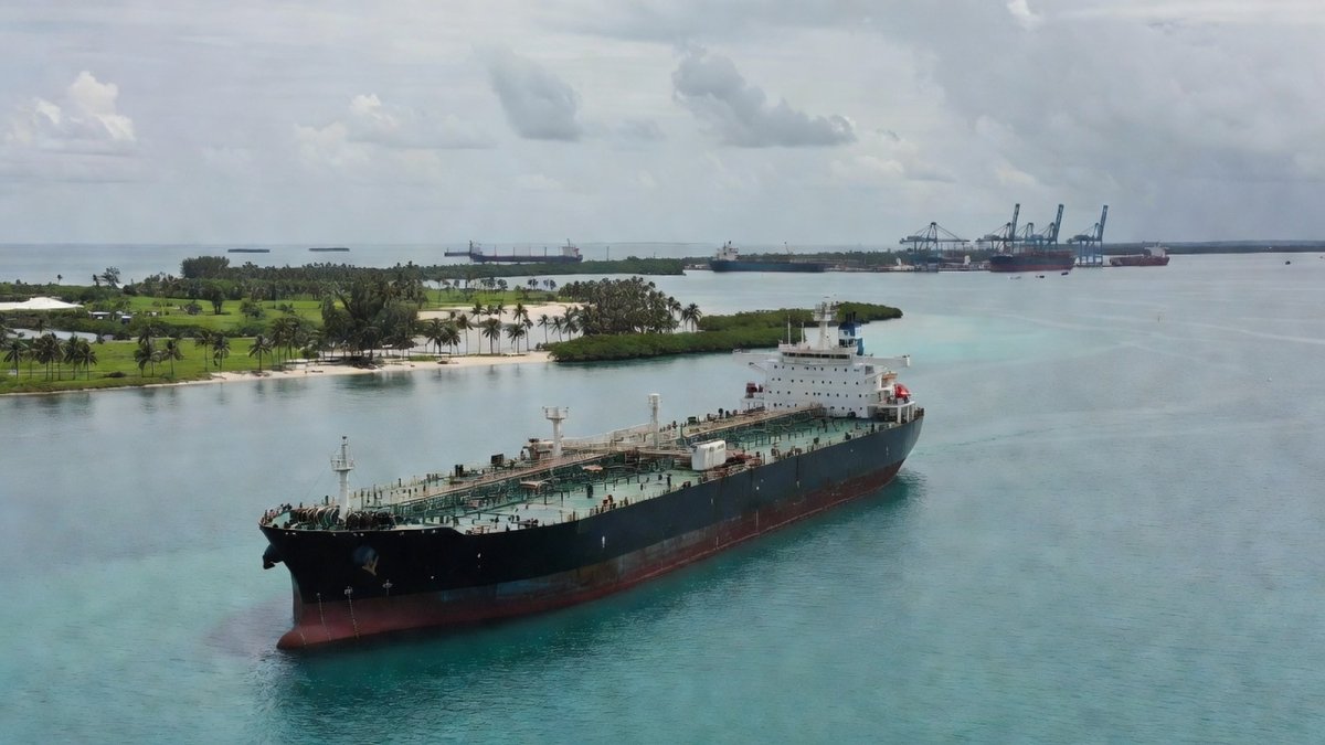 Oil tanker anchored in the Caribbean Sea as Cuba faces a fuel blockade