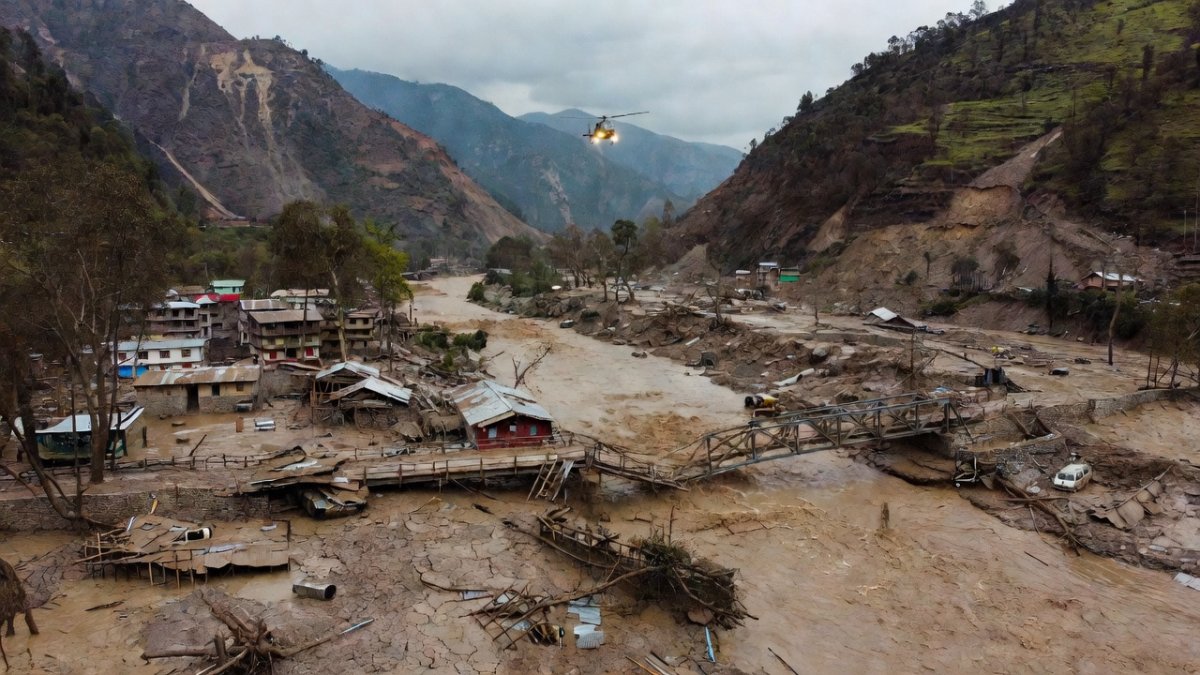 Nepal-Tibet Flood Death Toll Tops 750, Thousands Missing