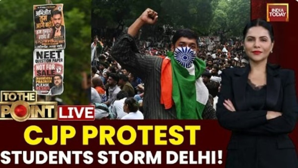 Delhi police and protesters during the Chalo Sansad march on July 20