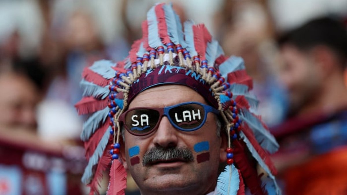 Trabzonspor supporters celebrate Mohamed Salah's arrival with flares