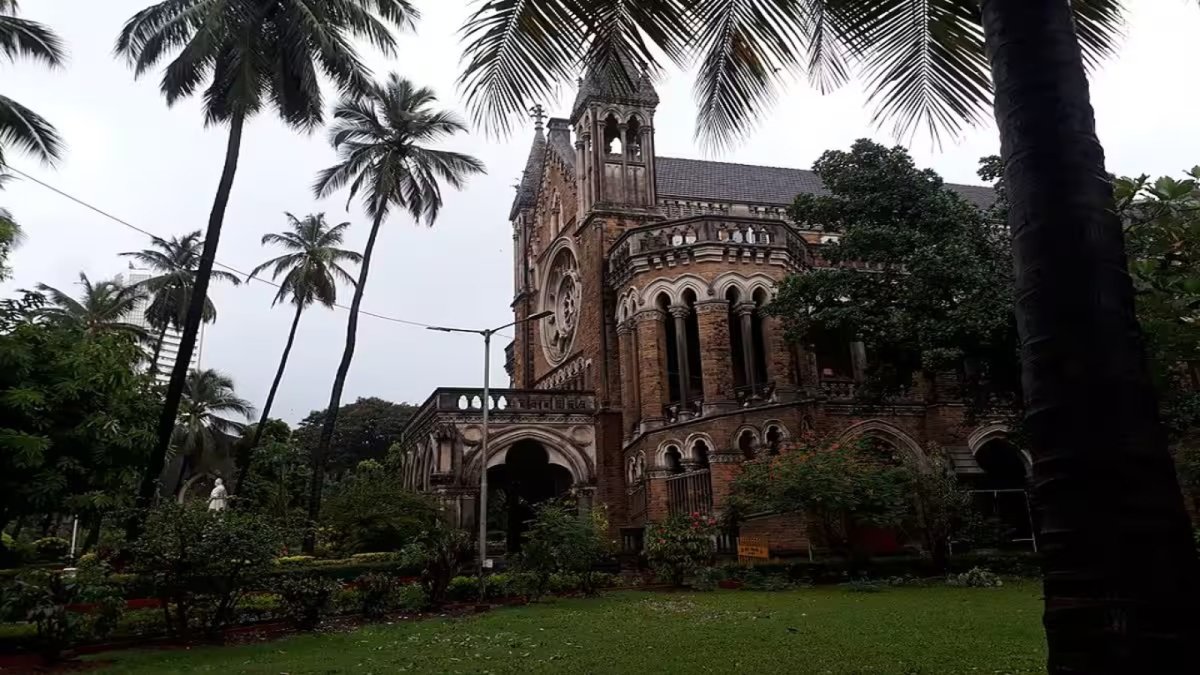 Mumbai University engineering students undertaking apprenticeship training