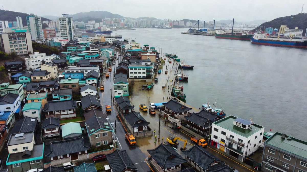 Rescene and REMINE fandom donation to flood-hit Geoje