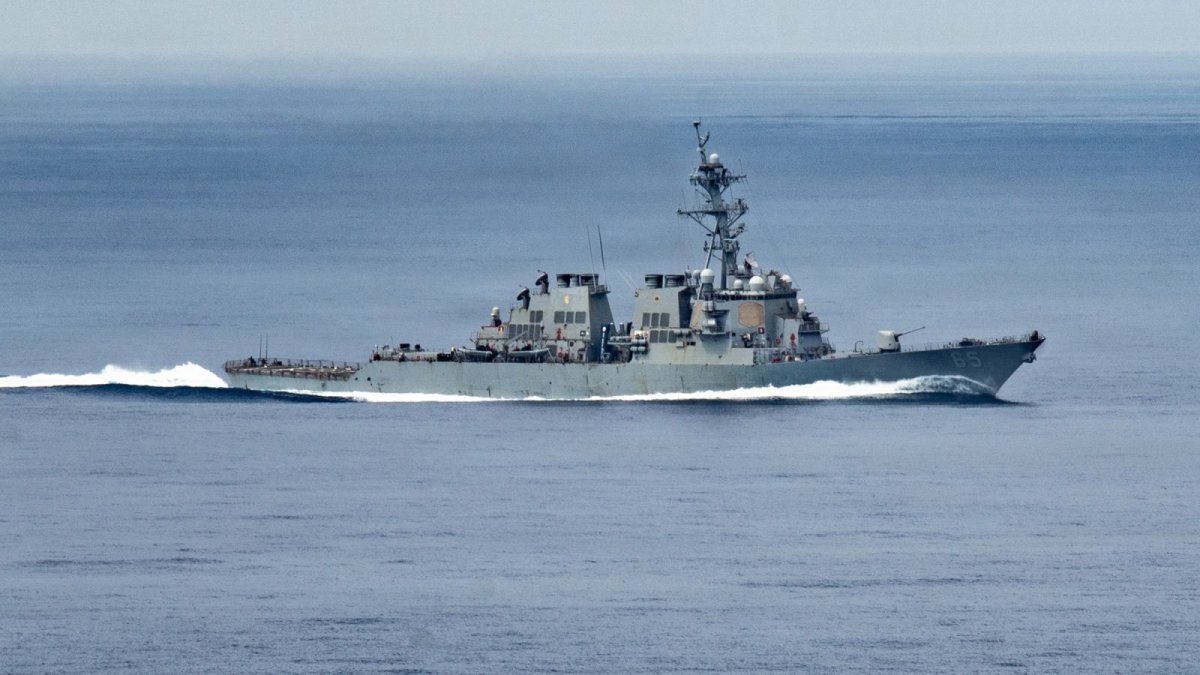 USS Benfold's Four Days Without Power in South China Sea Raises New Questions About Navy Readiness