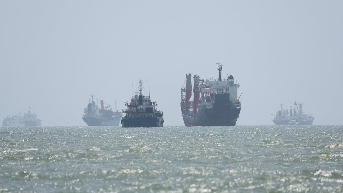 Vessels in the Strait of Hormuz near Bandar Abbas, Iran, August 25, 2026