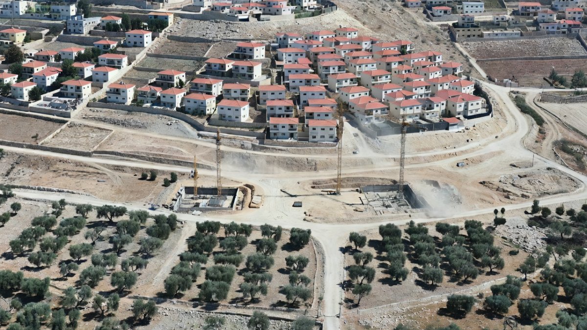 Netanyahu Vows 'Major Aliyah' and More Settlements as E1 Project Threatens to Sever the West Bank