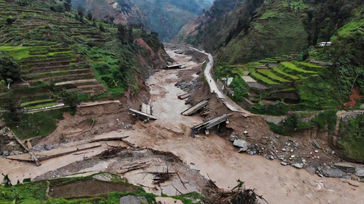 Nepal-Tibet Border Flood Death Toll Tops 800 as Rescuers Race to Reach Trapped Hydropower Workers