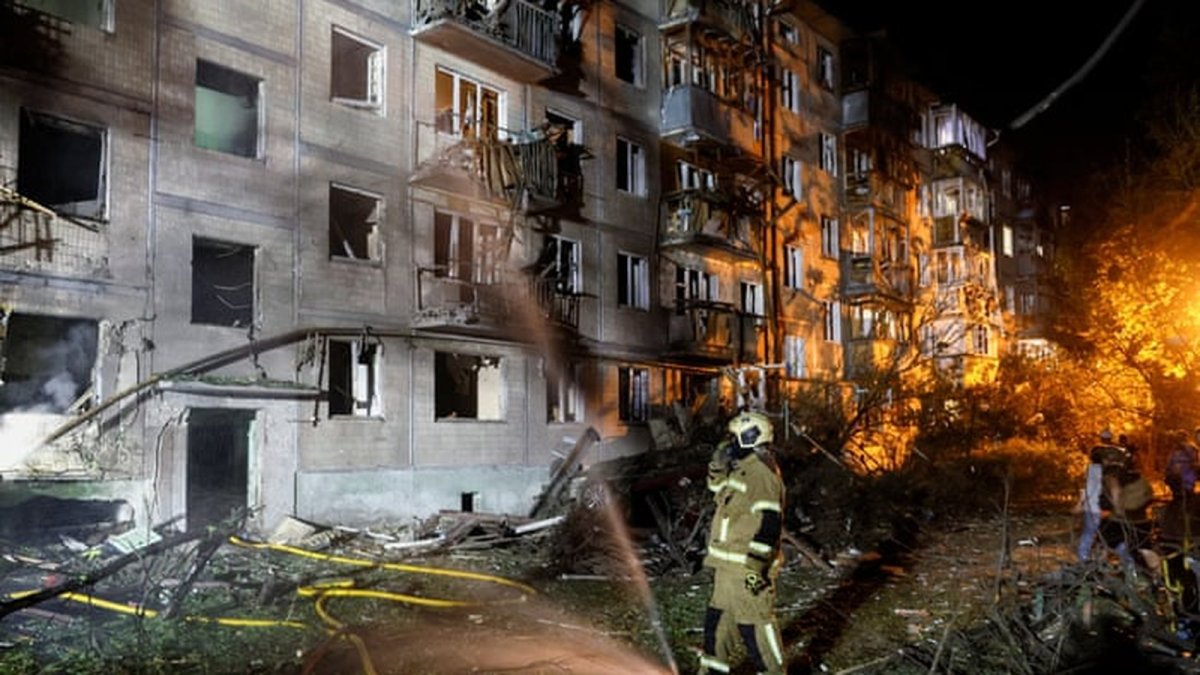 Residential damage after the missile strike in Kyiv