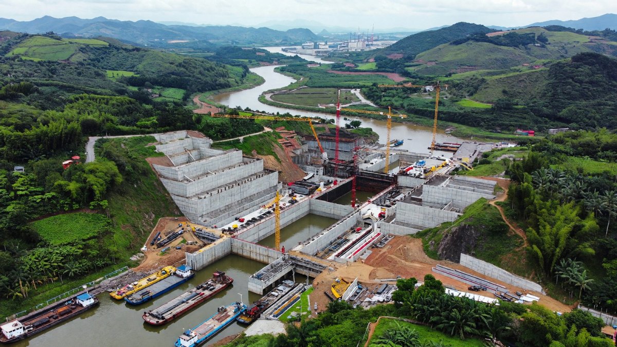 Pinglu Canal Debuts World-First Stacked Water-Saving Locks