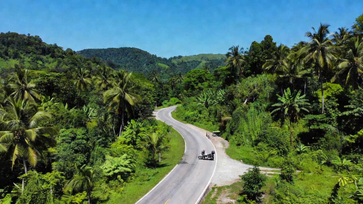 Emirati Tourists Arrested After Injuring Thai Cop in Phuket