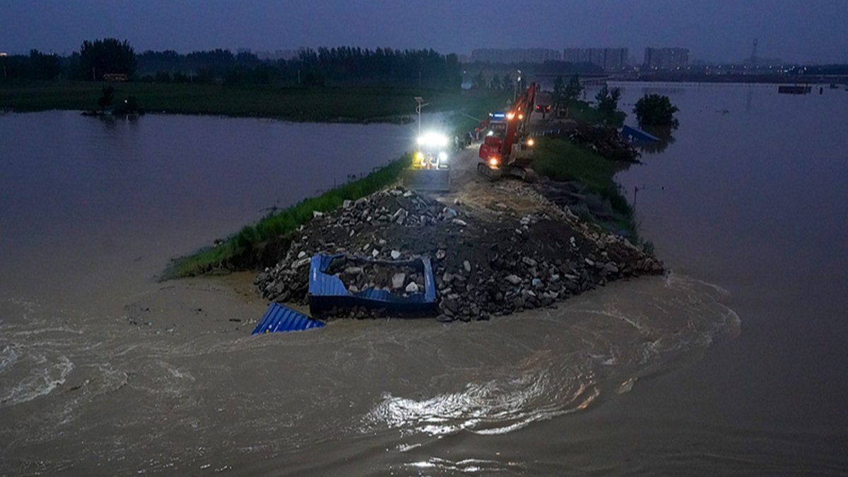 Jialu Levee Breach Floods Zhoukou as China Mobilizes Rescue