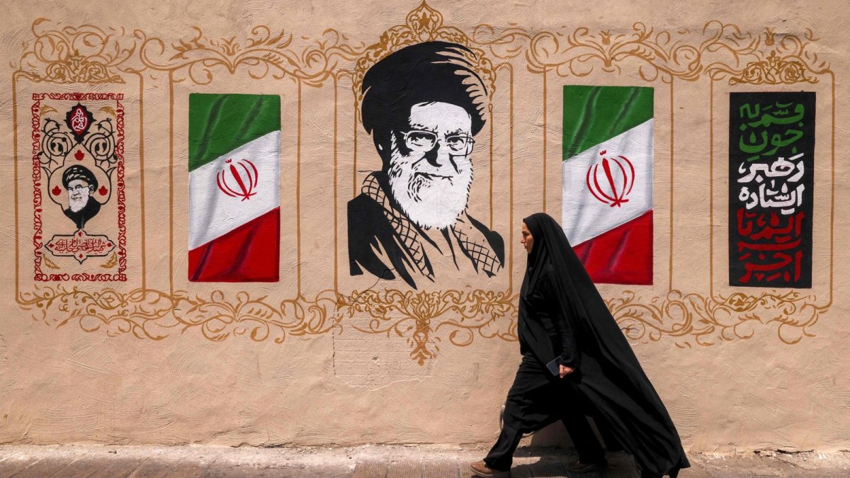 Iran and Oman Advance on Hormuz Shipping Deal as Regional Tensions Persist
