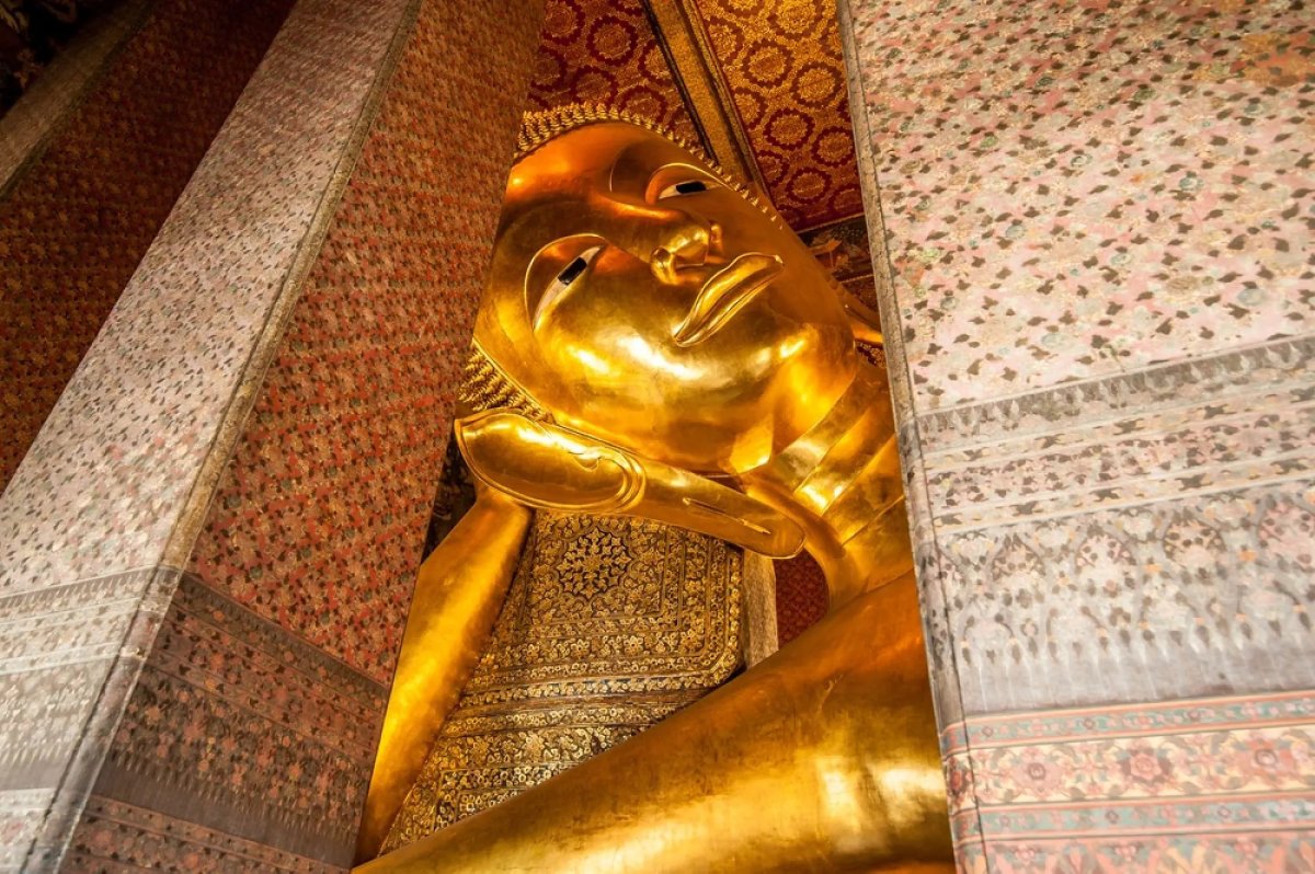 Wat Pho temple architecture and chedis in Bangkok