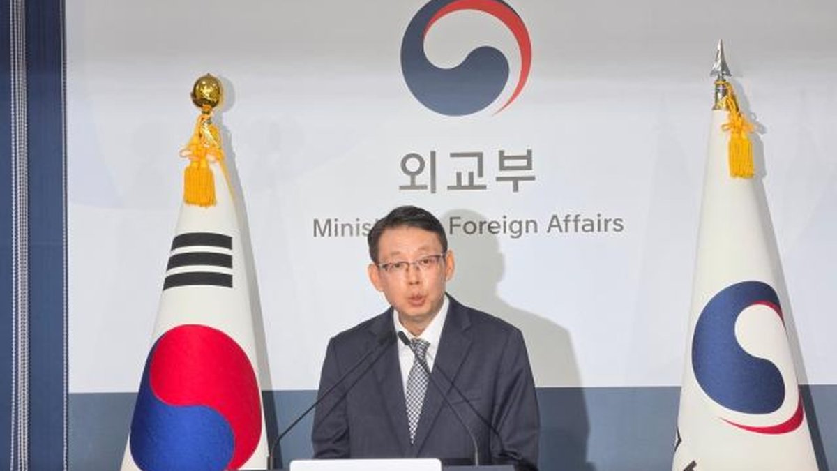 North Korea Warns of 'Nuclear Dominoes' as Seoul Advances Nuclear Submarine Plan