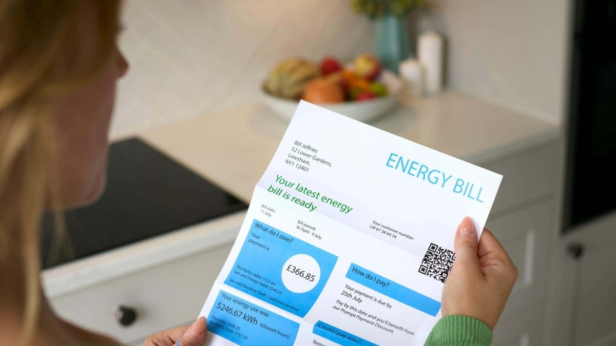 UK homes face winter energy squeeze as Ofgem reveals 4% price cap rise
