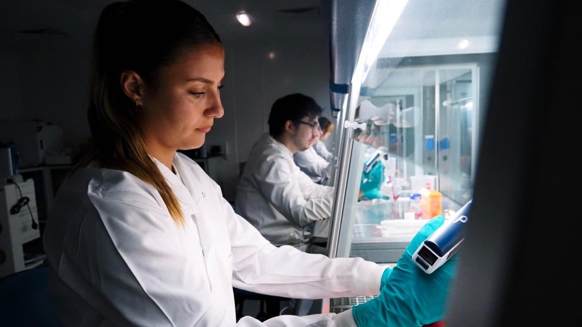 University opens government-funded lab to help train biomedical scientists