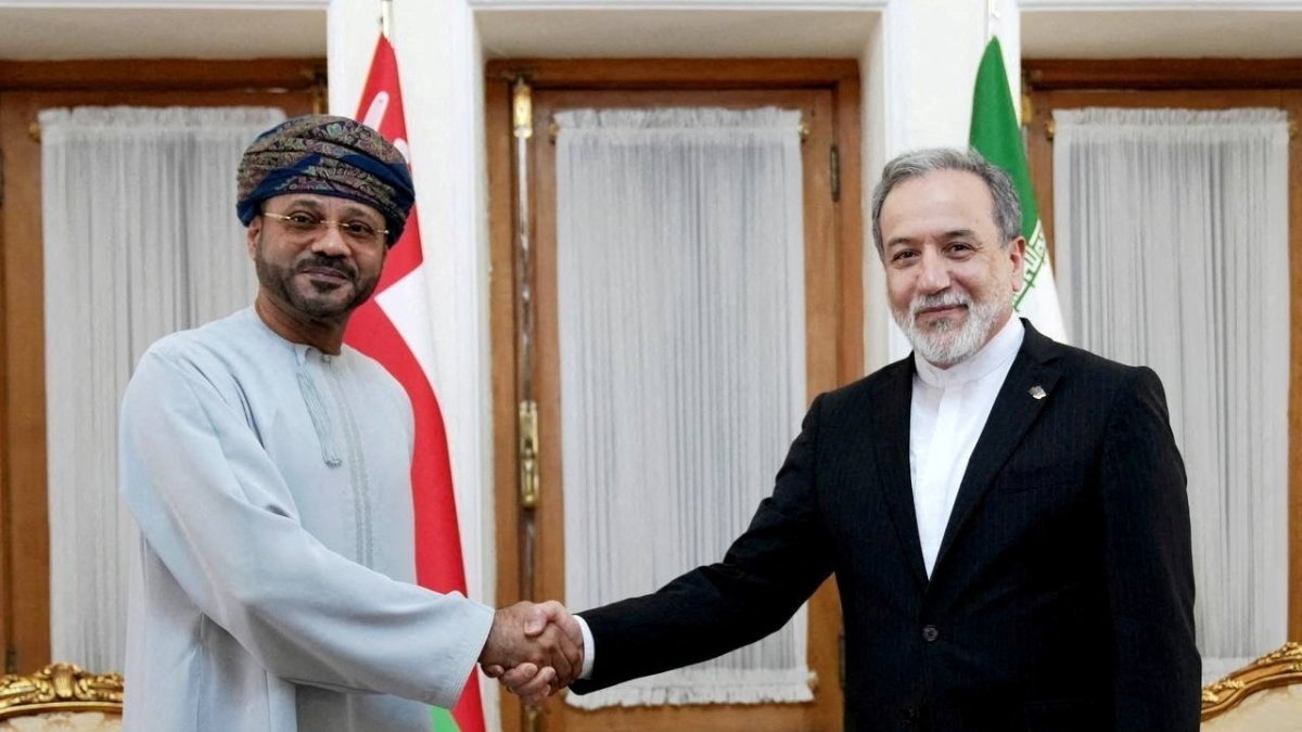 Strait of Hormuz Reopening Takes Shape as Iran, Oman Push Mine-Clearance Plan and Trump Warns of 'Zero Tolerance'