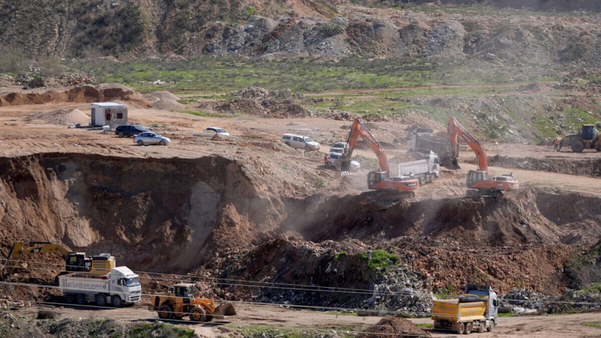 Israeli Groups, Palestinians Challenge East Jerusalem Settlement Plan