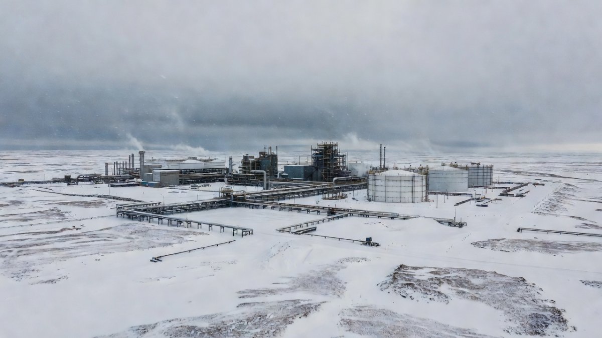 TotalEnergies Exits Arctic LNG 2, Transfers Stake to Novatek