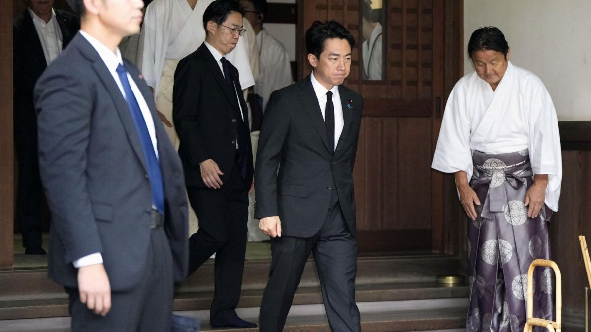 Japan Minister's Yasukuni Visit Draws China, Korea Rebukes