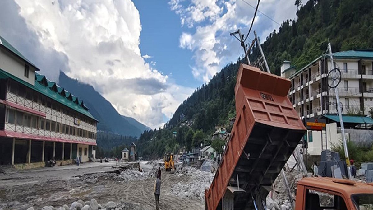 Landslide debris on a mountain road in Himachal Pradesh during the monsoon season (Source: The New Indian Express)
