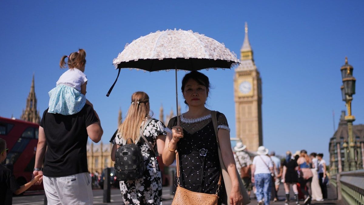 Hot weather and World Cup spending boost drives UK business recovery