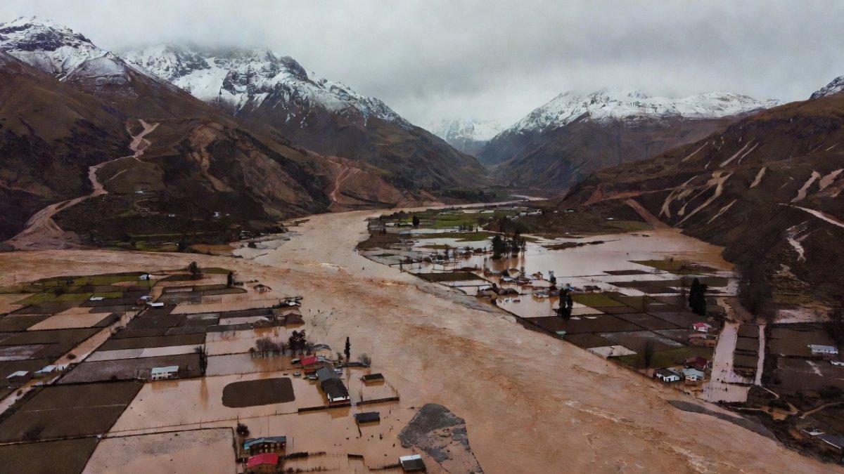 El Niño Floods and Mudslides Devastate the Andes