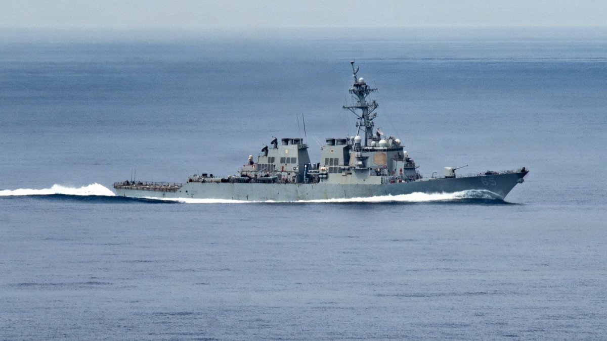 USS Benfold Power Failure Exposes Navy Readiness Strain