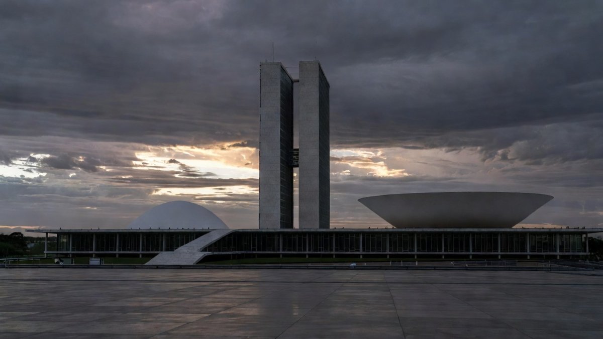 Brazil 2026 Presidential Race Narrows as Flavio Bolsonaro Gains Ground on Lula in Quaest Poll
