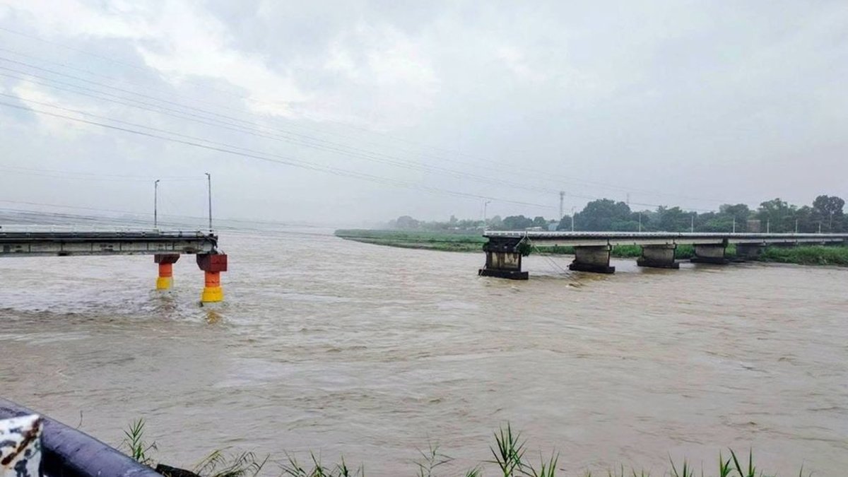 Walang Pasok: 15 Luzon Provinces Under Work, Class Suspension as Habagat Rages On