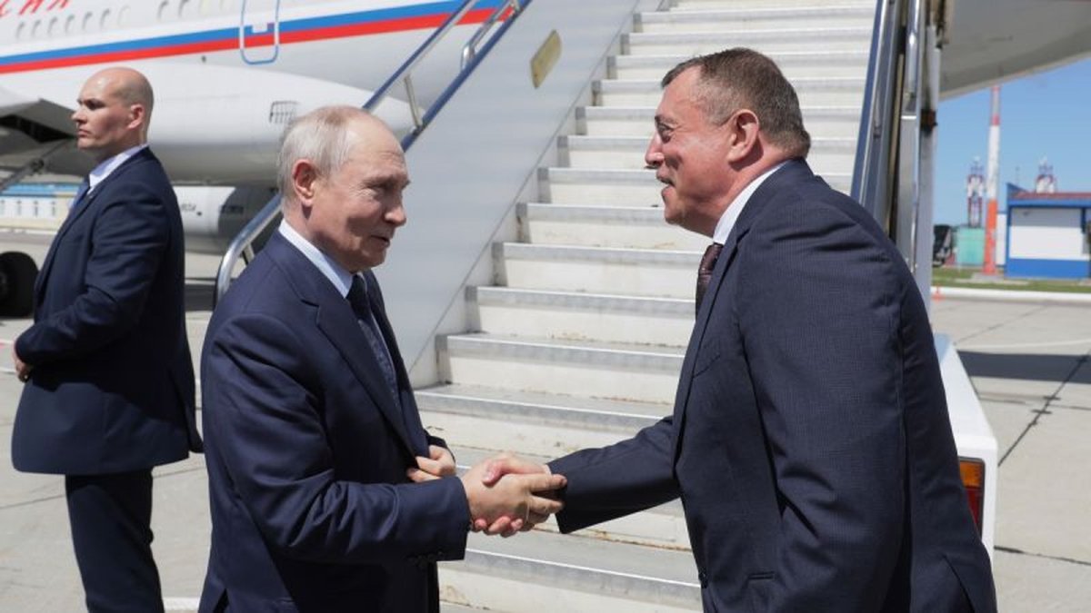 Putin’s First-Ever Visit to Disputed Kuril Islands Ignites Japan-Russia Row