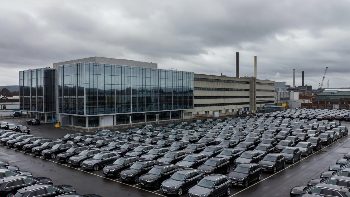 JLR Confirms Voluntary Redundancy Programme as £1.7bn Cost-Cutting Drive Begins
