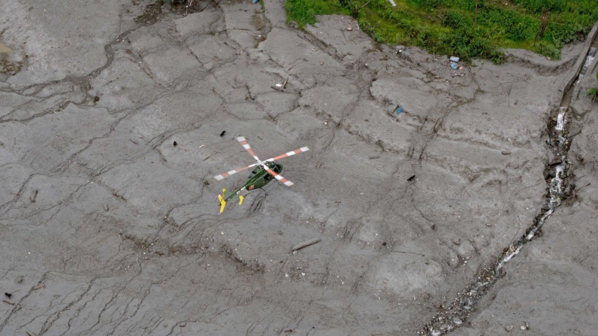 Nepal-China Floods Death Toll Tops 1,000 as Mass Burials Begin and Rescue Crews Search Hydropower Tunnels