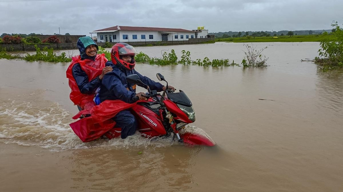 Chhattisgarh Floods Cut Off Bastar as Gangrel Dam Opens Every Gate