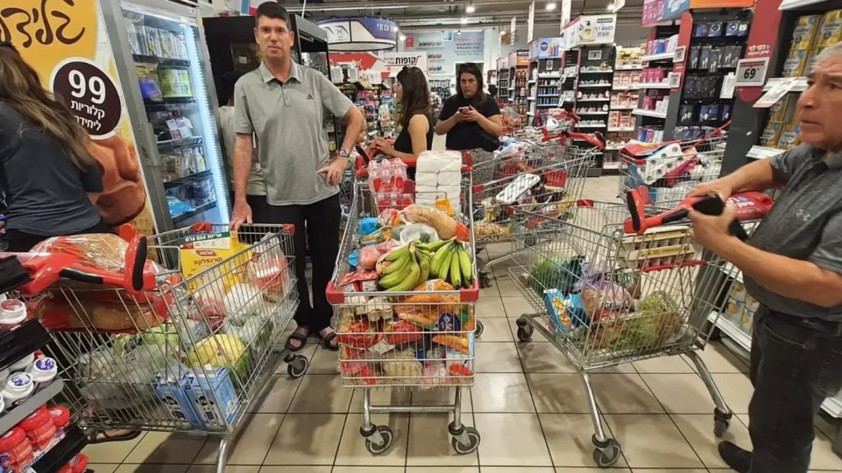 Fruit and vegetable prices are leading the price hikes ahead of Rosh Hashanah