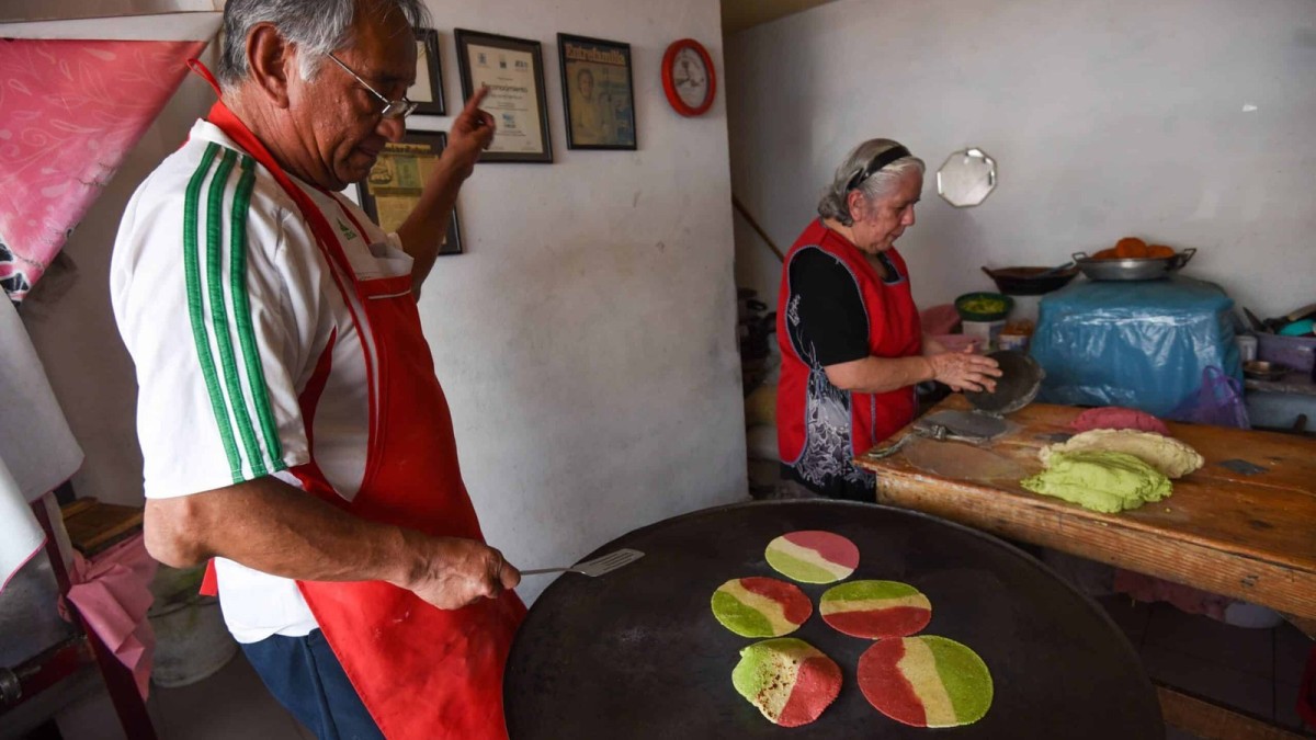 Mexico’s week in review: Exports and gas production hit record highs as patriotic spirit swells