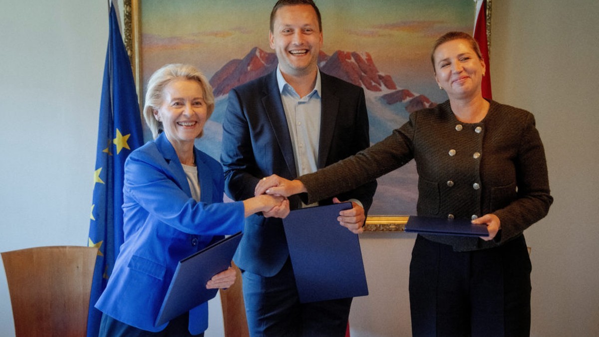 European Commission President Ursula von der Leyen signs an EU-Greenland declaration with Greenland's prime minister and Denmark's prime minister in Nuuk, Greenland. Photo: Reuters via PBS NewsHour