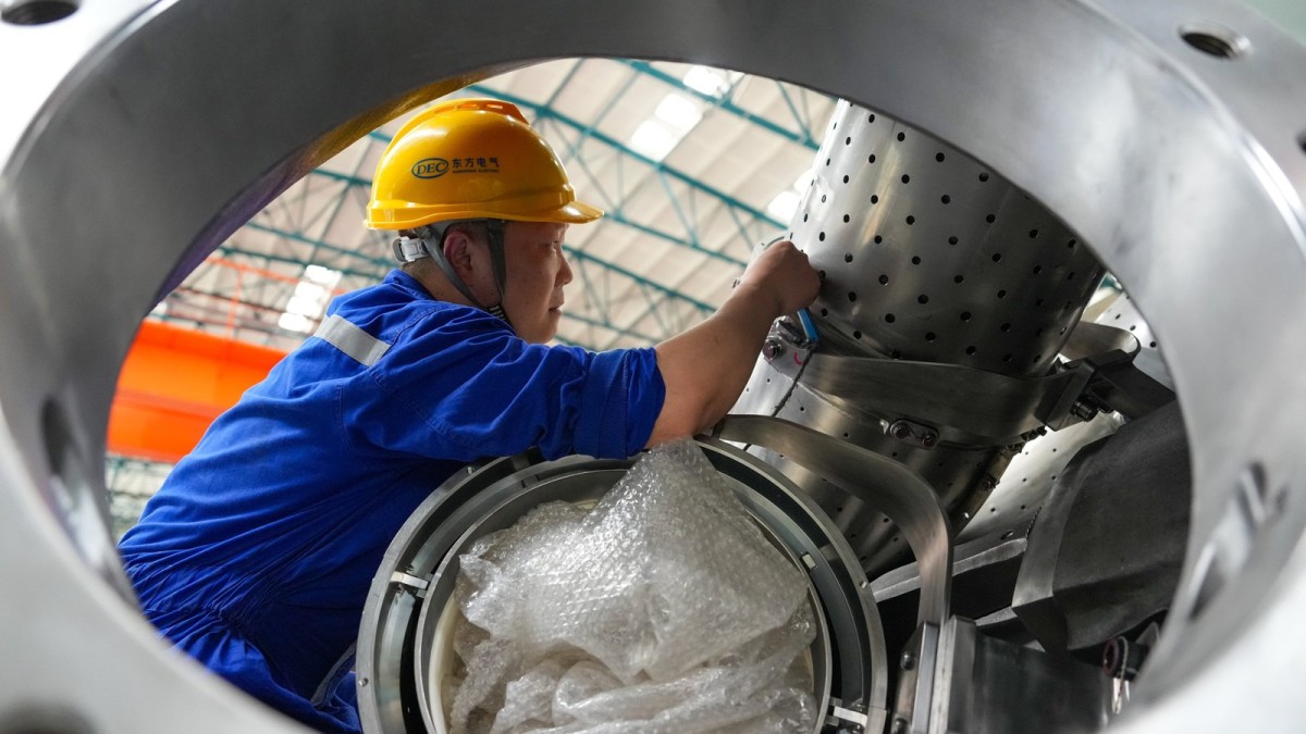 China's August Data Exposes a Two-Speed Economy as Demand Stalls