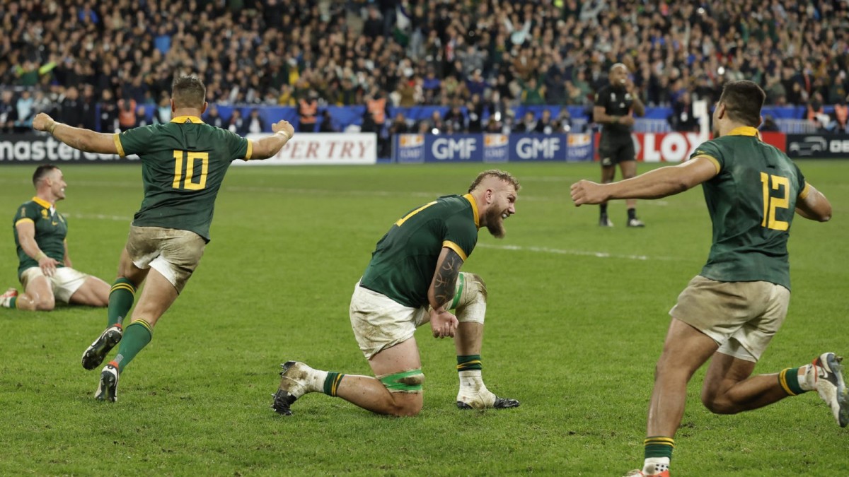Springboks and All Blacks scrum at FNB Stadium in Soweto during the 29-24 victory on 5 September 2026