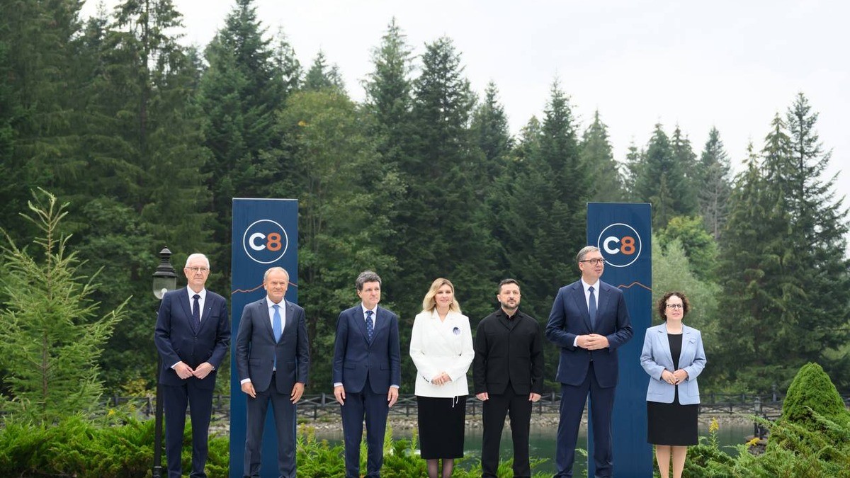 Leaders of the Carpathian 8 states at the inaugural summit in Bukovel, Ivano-Frankivsk Oblast, Ukraine, on September 18, 2026. Photo: Ukrainian Presidential Office