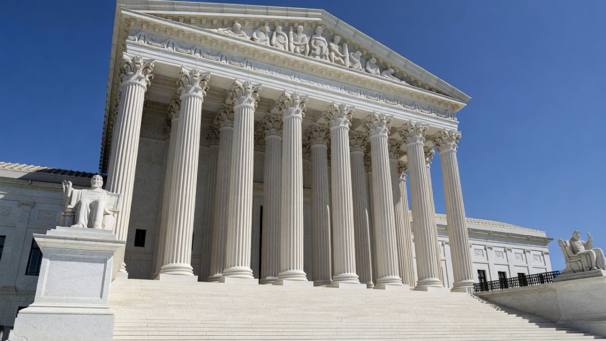 Supreme Court Asked to Freeze Mail-Ballot Rule Block as Voting Begins
